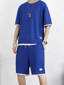 Conjunto de camiseta doble informal de poliéster de primera calidad para hombre para verano Paquete de camiseta de dos piezas con estampado de logotipo personalizado con colores y tamaños personalizados - Product Image 3