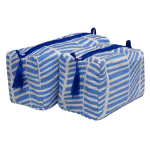 Bolsa de Cosméticos Acolchada de Algodón Indio Azul Hibisco, Estampada en Bloque, de Alta Calidad, Directamente del Fabricante, a la Venta a Precio Económico - Product Image 1