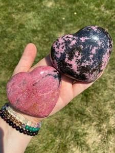 Venta al por mayor de piedras preciosas de corazón hinchadas de cuarzo Rodonita natural tallas hermosos cristales de ágata para Feng Shui decoración del hogar curación - Product Image 6