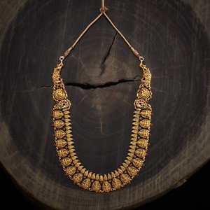 Collier authentique en argent de style temple - Bijoux d'inspiration culturelle - Product Image 1