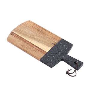 Planche à découper ovale durable bicolore, design marbre et bois, essentiel pour la cuisine, utilisation pour couper - Product Image 3