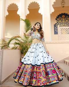 Dernier créateur Navratri spécial mousseline de coton imprimé et véritable miroir toile de travail Patta Lehenga Choli avec point complet Dupatta - Product Image 4