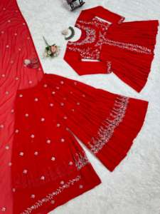 Ensemble de costumes de designer de même couleur sur fausse georgette avec intérieur et fil sur le costume Sharara Plazoo et Dupatta vente en gros - Product Image 6