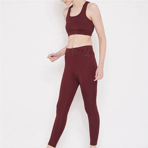 Ensemble de yoga confortable et de haute qualité pour femme - Taille élastique unie, 2 pièces, léger, en Spandex/Nylon, écologique et respirant - Product Image 4