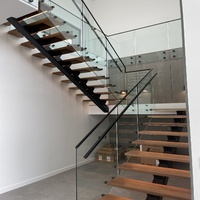 Escalier en bois sur mesure de qualité supérieure, escalier flottant moderne avec garde-corps en verre pour intérieur résidentiel