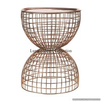 Table basse attrayante design en bois vintage couleur marron forme ronde plateau en bois fabriqué à la main aspect créatif à un prix raisonnable