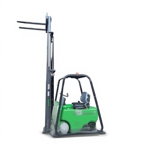 Montacargas Eléctrico Cesab BLITZ 316 Usado, Capacidad 316, Altura de Elevación 1.6 m, Batería de Plomo-Ácido, Tracción en las Cuatro Ruedas, Neumáticos Sólidos, Elevación Lateral Hidráulica 1200 mm - Product Image 1