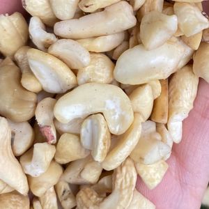 Meilleur taux Vietnam Noix de cajou brutes Noix de cajou 240 Vente en gros Noix de cajou géantes exportées en gros vers l'Asie, l'UE, le Moyen-Orient - Product Image 1