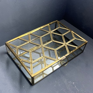 Boîte à bijoux organisateur, boîte de rangement, design haut de gamme en laiton, verre et miroir - Product Image 1