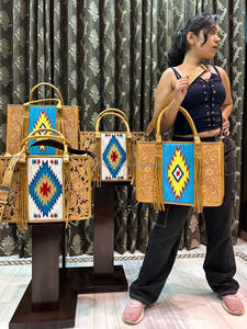 กระเป๋าหนังมีพู่สำหรับผู้หญิงกระเป๋าถือหนังงานแกะสลักด้วยมือคุณภาพสูง - Product Image 4