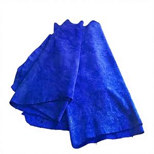 Cuero de vaca azul ISONZ OEM, resistente al agua y a la abrasión, personalizado para bolsos, cinturones, chaquetas, pantalones cortos y guantes. - Product Image 1