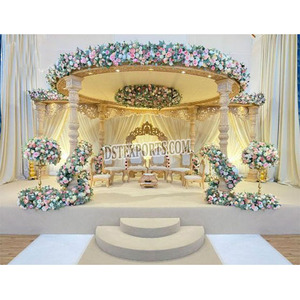 Fabuloso Mandap Indio de Madera para Bodas en Interiores, Magnífico Mandap de Madera Tallada para Bodas, Mandap Real para Bodas Gujarati en Canadá - Product Image 1