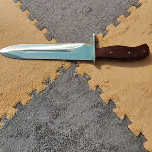 Couteau de survie à lame fixe personnalisé avec manche en bois foncé, pointe tombante et étui en cuir, également livré avec une sangle pour les cuisses - Product Image 4