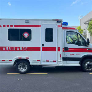 Oferta Especial: Ambulancia Ford para Hospital, Diésel, Transmisión Manual, Vehículo de Transporte para UCI en Venta - Product Image 2