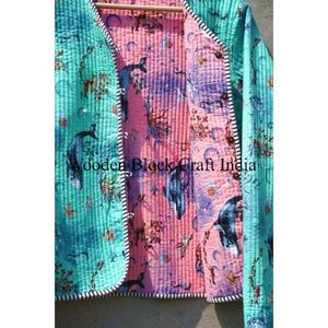 Chaqueta Reversible Floral de Patchwork Kantha Indio, Acolchada de Algodón Transpirable, Ecológica y Hecha a Mano, para Otoño e Invierno, para Mujer - Product Image 4