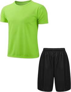 Tenues de football personnalisées tendance avec nom d'équipe, service OEM, manches courtes, respirantes, légères, prix abordable, fabricant de premier plan - Product Image 1