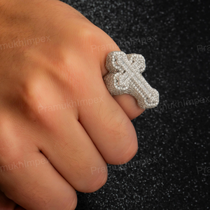 Anillo de Hip Hop con Colgante de Cruz de Plata de Ley con Moissanita VVS, Engaste de Garras, Corte Redondo y Estilo Iced Out, para Hombres y Mujeres - Product Image 1
