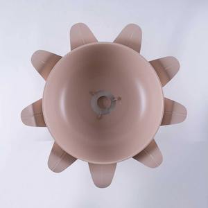 Bol de service en métal de luxe avec couvercle en dôme et base à motifs floraux, parfait pour la table à manger, les occasions spéciales et les cadeaux - Product Image 4