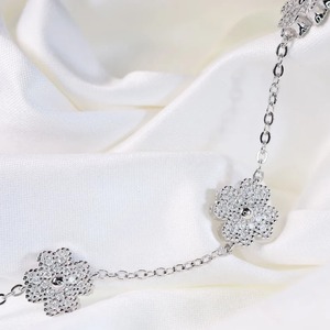 Beau bracelet à breloques en diamant cultivé en laboratoire Five Clover Cluster bijoux personnalisés excellente coupe cadeau incroyable pour les femmes - Product Image 2