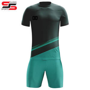 Ensemble complet d'uniformes de football respirants personnalisés, maillot sublimé à manches courtes pour l'été - Product Image 4