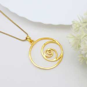 High Demand Gold Pendant Necklace Minimalist Brass Jewelry Women 18k Gold Plated Spiral Circle Swirl Pendant Wholesale/OEM/ODM - Product Image 2