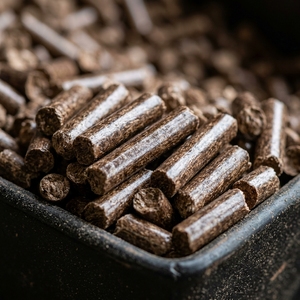 Granulés de bois dur en sacs de 15 kg pour chauffage de poêles résidentiels, norme DIN+ A1, combustible biomasse de haute qualité, vente en gros professionnelle - Product Image 3