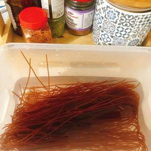 Nouilles de riz brun du Vietnam de qualité supérieure, emballage en vrac, biologiques, sans gluten, végétaliennes, saines, sans OGM, pâtes séchées asiatiques, vente en gros, OEM, ODM - Product Image 2