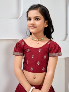 ชุดเลเฮนกาโชลีปักลายสีทองแดง-ทอง สำหรับงานปาร์ตี้ งานแต่งงาน งานดีวาลี และงานวัฒนธรรมอินเดีย ของชอร์ยัม แฟชั่น เกิร์ลส์ เอธนิค เวียร์ - Product Image 5