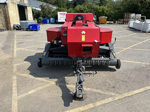 La nouvelle presse à balles Massey Ferguson 1840 offre une chambre à balles de 14 x 18 pouces avec une capacité de ramassage élevée et 44 dents doubles. - Product Image 5