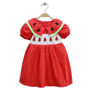 Robe rouge smockée à motif fraise pour petites filles - Robe pour bébé fille brodée à la main sur mesure - OEM ODM - Product Image 1