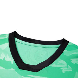 Pakistan personnalisé fabriqué en usine hommes uniforme de football polyester dernière conception de sublimation ensemble d'uniformes d'entraînement sportif - Product Image 2
