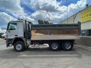 Camión volquete de Uso Económico 2005 Mer Cedes <span class=keywords><strong>B</strong></span> Enz Actros 3341 Camión volquete 6X6 Euro 6 Sistema hidráulico de transmisión semiautomática - Product Image 4