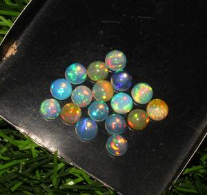 Opalite d'Éthiopie de haute qualité, 10,70 carats, 17 pièces, cabochons ronds naturels de 6 mm, pierres précieuses à jeu de couleurs, certifiées par un tiers - Product Image 5