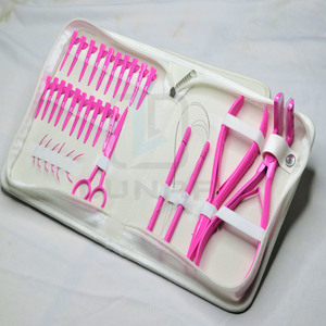 LUNAR ofrece un nuevo kit de herramientas para extensiones de cabello de fabricación en color rosa fuerte con accesorios personalizados - Product Image 4