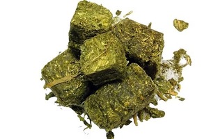 Cubos de Heno de Alfalfa de Grado Alimenticio Certificado Premium, 100% Natural, Alto en Proteínas, 2% de Humedad, 2 Años de Vida Útil, para Caballos, Ganado y Peces - Product Image 3