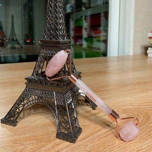 ลูกกลิ้งโรสควอตซ์สำหรับใบหน้าสำหรับการไหลเวียนหรือการรักษาพลังงานและการดูแลผิว - Product Image 2