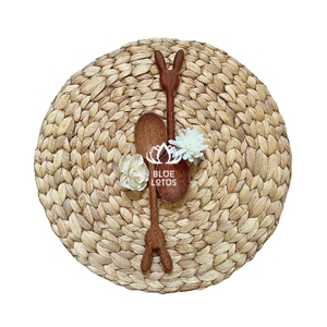 ALTA CALIDAD: Cuchara de madera de origen para revolver conservas y servir postres, la construcción sin daños es ideal para dietas sensibles - Product Image 1