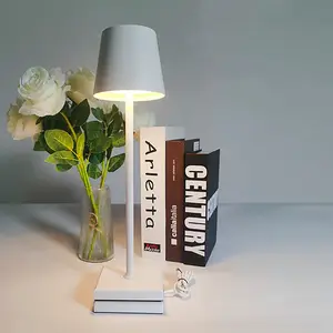 Lampes de table led sans fil en alliage d'aluminium à piles rechargeables USB avec base de charge de contact pour hôtel maison ferme