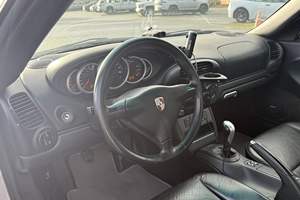 Porsche 911 Carrera Cabriolet 2002 d'occasion, boîte manuelle 6 vitesses, pack technique avancé, hardtop d'origine inclus - Product Image 4