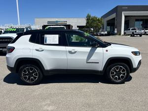Jeep Compass Trailhawk 4WD 2025 - Product Image 2