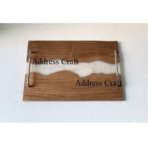 Bandeja para servir el desayuno de resina de madera con bordes naturales artesanales de la mejor calidad, bandeja para servir artículos para el hogar personalizada, bandeja de resina de madera elegante - Product Image 5