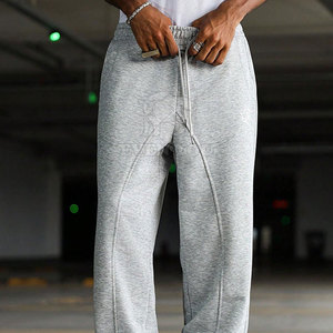 Pantalones Deportivos Holgados de Estilo Relajado con Tela Transpirable y un Estilo Urbano Informal - Product Image 5