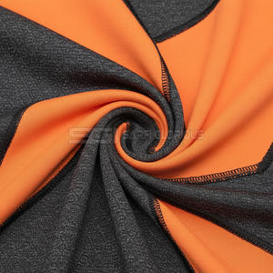 ชุดเซ็ทเสื้อผ้าผู้หญิงสำหรับฤดูหนาว ชุดวอร์ม ชุดออกกำลังกาย รับผลิตตามแบบ (OEM) พร้อมสกรีนโลโก้ ชุดกางเกงขายาวและเสื้อฮู้ดครอป - Product Image 2