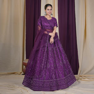 Lehenga Choli de red bordada con dupatta |   Lehenga de Diseño Indio para Novia, para Fiestas, Recepciones y Eventos Festivos - Product Image 3