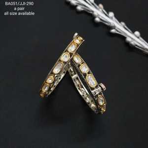 Brazaletes finos Kundan Polki abiertos con acabado dorado - Product Image 1