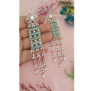 Pendientes elegantes de diseñador para mujer, latón con piedra de circón para bodas, fiestas de compromiso, ropa de fiesta, accesorios de moda para regalos - Product Image 1