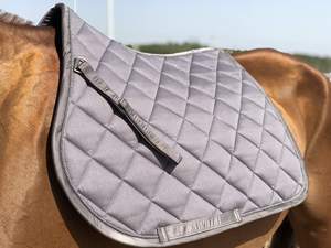 Proveedor Ecuestre OEM, Manta de Silla de Montar Brillante para Caballos, Equipo Ecuestre Personalizado, Almohadillas para Silla de Montar - Product Image 3