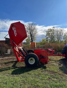 Recolector de Piedras Rite Way RR900, 7 Rejillas, Tolva de 5 yd3, Capacidad para 27 Piedras y Potencia Hidráulica de Alta Resistencia para una Limpieza de Campo de Alta Eficiencia - Product Image 4