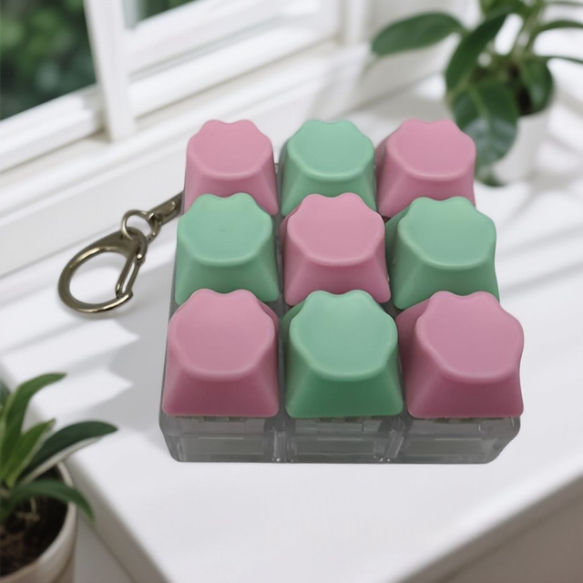 9-Key Mechanical Keyboard Switch Tester Keychain | Fidget Decompression Toy