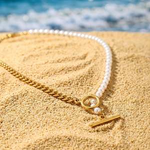 Collier Jeulia Everyday avec chaîne cubaine en or et demi-perles, fermoir à bascule - Product Image 4